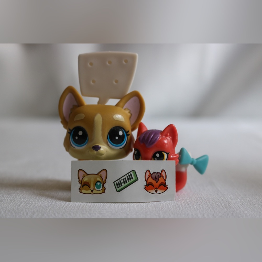 Littlest Pet Shop Pets in the City (#204 Earl Duketon and #205 Ena Foxworth)
